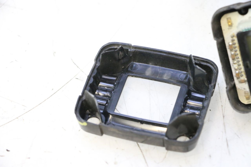 photo de COMPTEUR PEUGEOT TKR TREKKER FURIOUS 50 (2005 - 2014) - Marquages et références