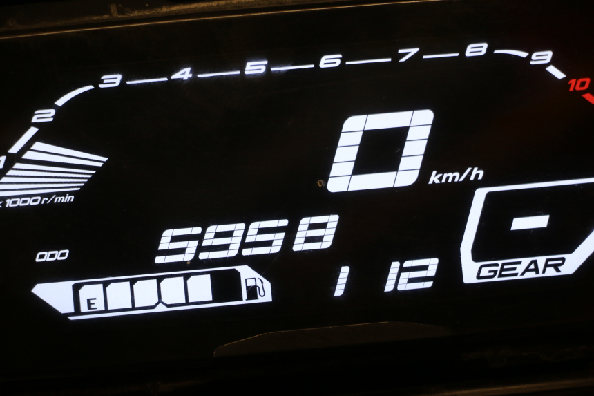 photo de COMPTEUR  YAMAHA TRACER 7 700 (2020 - 2024) - Autre angle de vue