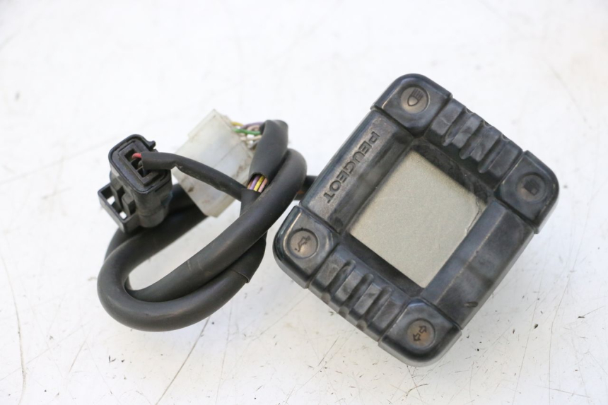 photo de COMPTEUR PEUGEOT TREKKER 50 (1995 - 2004) - Zoom composants