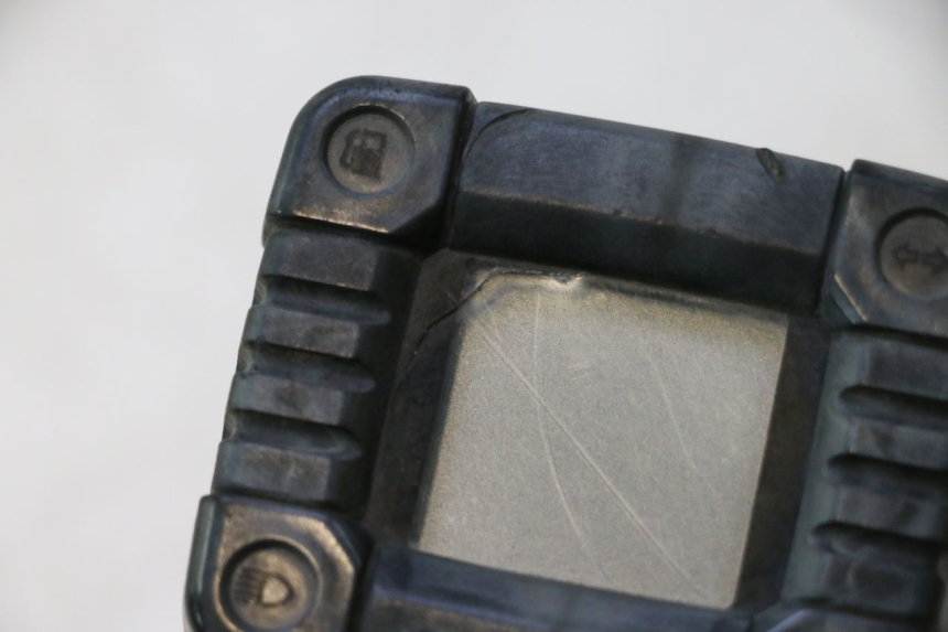 photo de COMPTEUR PEUGEOT TREKKER 50 (1995 - 2004) - Photo complémentaire