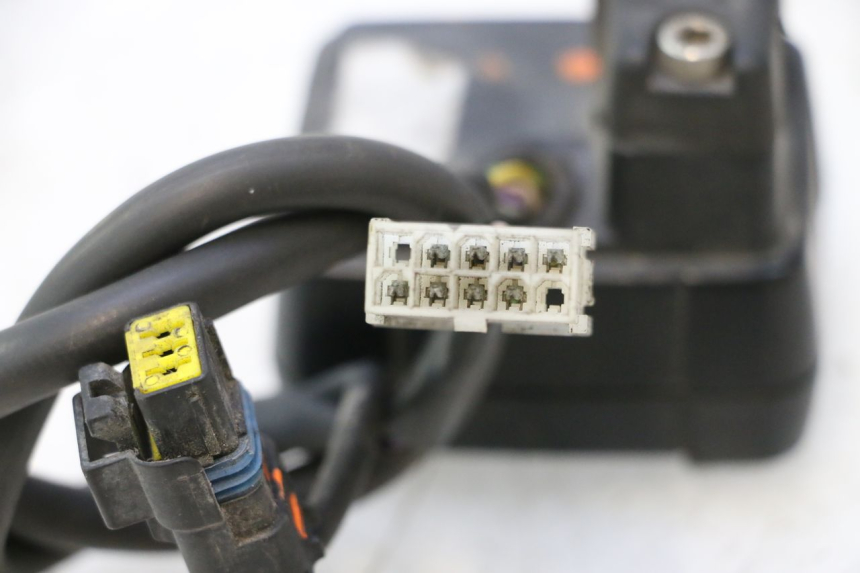 photo de COMPTEUR PEUGEOT TREKKER 50 (1995 - 2004) - Gros plan technique