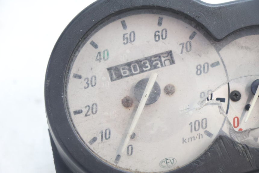 photo de COMPTEUR PEUGEOT TREKKER 50 (1995 - 2004) - Détail de la pièce