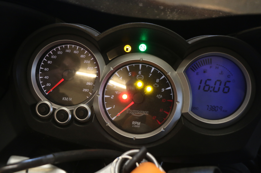 photo de COMPTEUR  TRIUMPH SPRINT ST ABS 1050 (2005 - 2007)