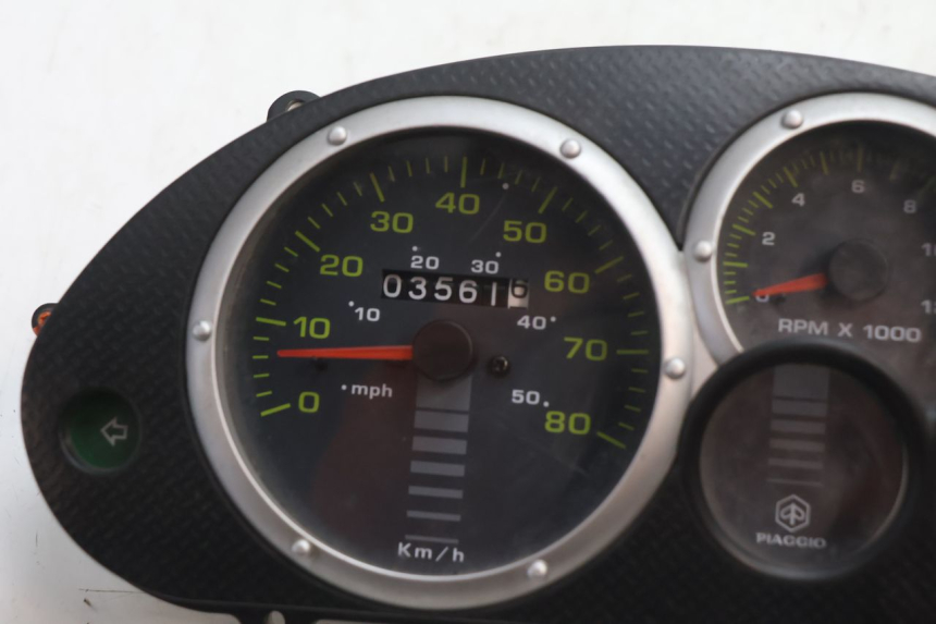 photo de COMPTEUR  PIAGGIO TYPHOON 50 (2000 - 2009) - Détail de la pièce