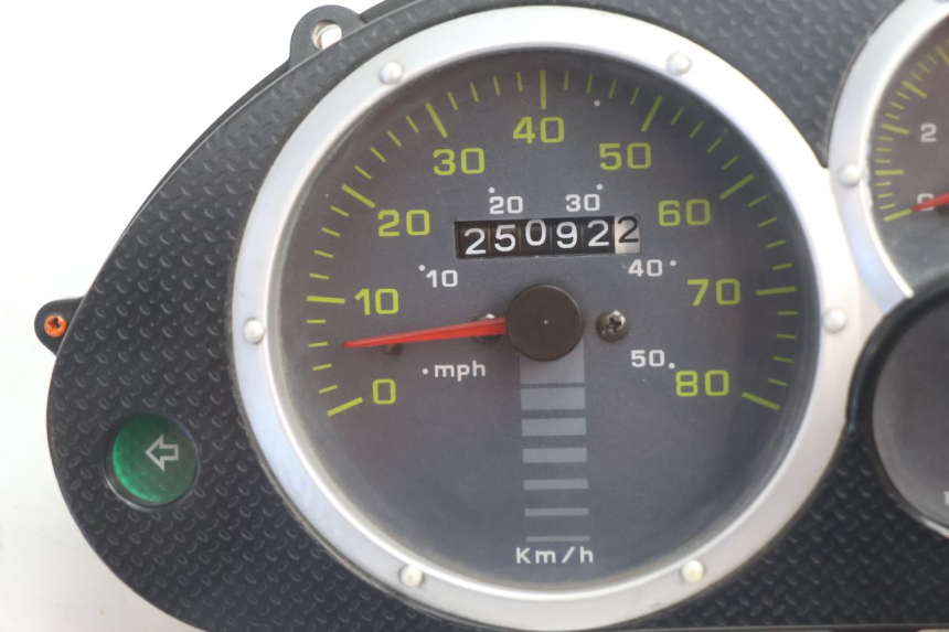 photo de COMPTEUR  PIAGGIO TYPHOON 50 (2000 - 2009) - Détail de la pièce