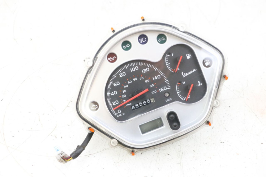 photo de COMPTEUR  PIAGGIO VESPA GTS SUPER IE 125 (2009 - 2016) - Vue principale