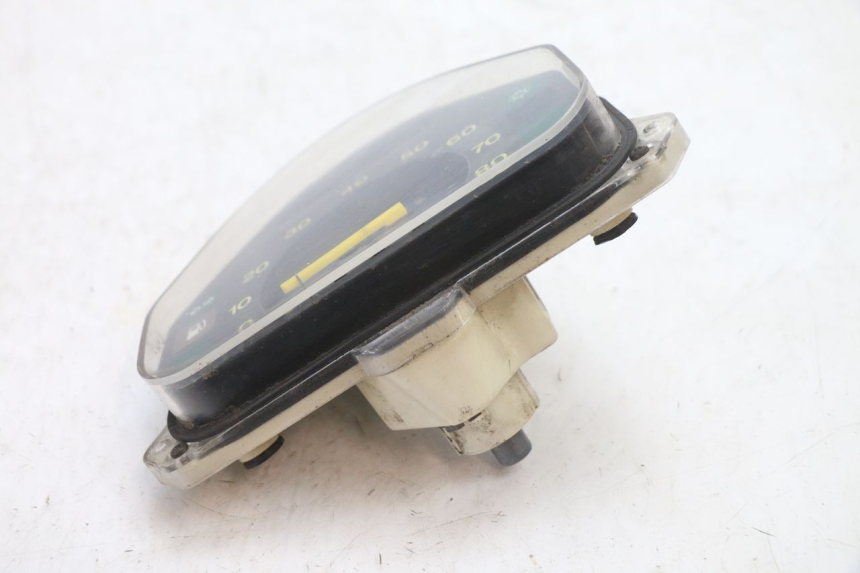 photo de COMPTEUR  PIAGGIO VESPA PK FL 2T 50 (1990 - 1996) - Autre angle de vue