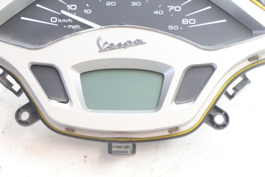 photo de COMPTEUR  PIAGGIO VESPA PRIMAVERA 2T 50 (2013 - 2018) - Zoom état d’usage