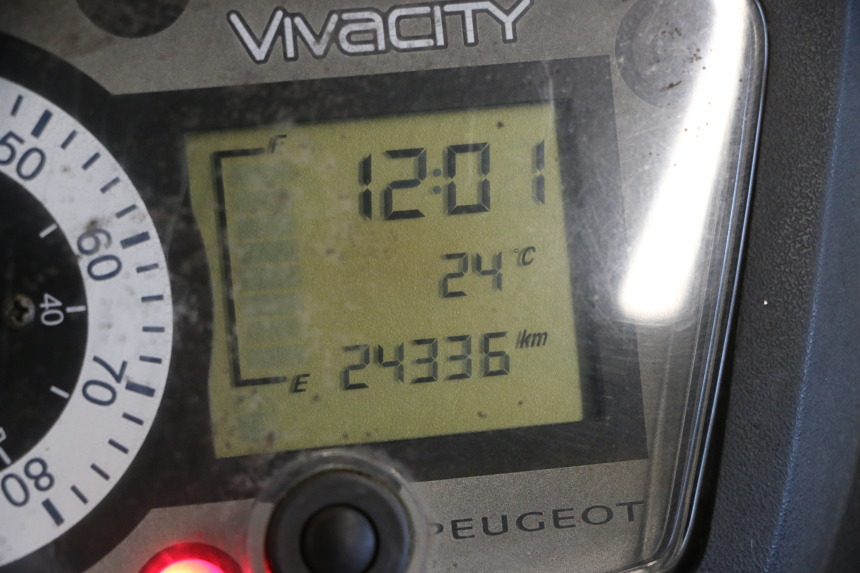 photo de COMPTEUR  PEUGEOT VIVACITY NEW 2T 50 (2008 - 2017) - Gros plan technique
