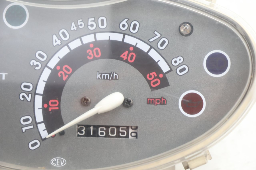 photo de COMPTEUR PEUGEOT VIVACITY 50 (2004 - 2009) - Autre angle de vue