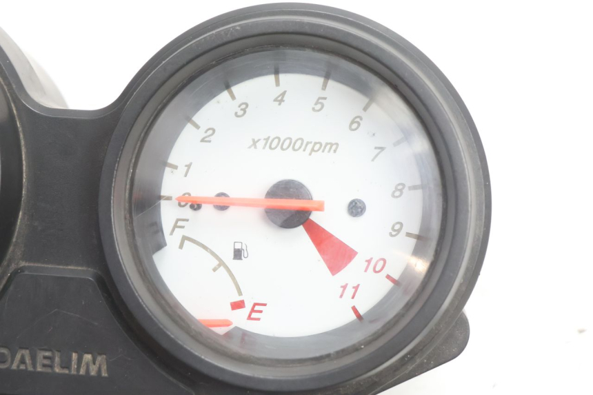 photo de COMPTEUR  DAELIM VJ ROADWIN 125 (2004 - 2007) - Autre angle de vue