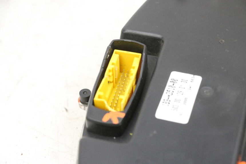 photo de COMPTEUR YAMAHA XMAX X-MAX 125 (2006 - 2009) - Marquages et références