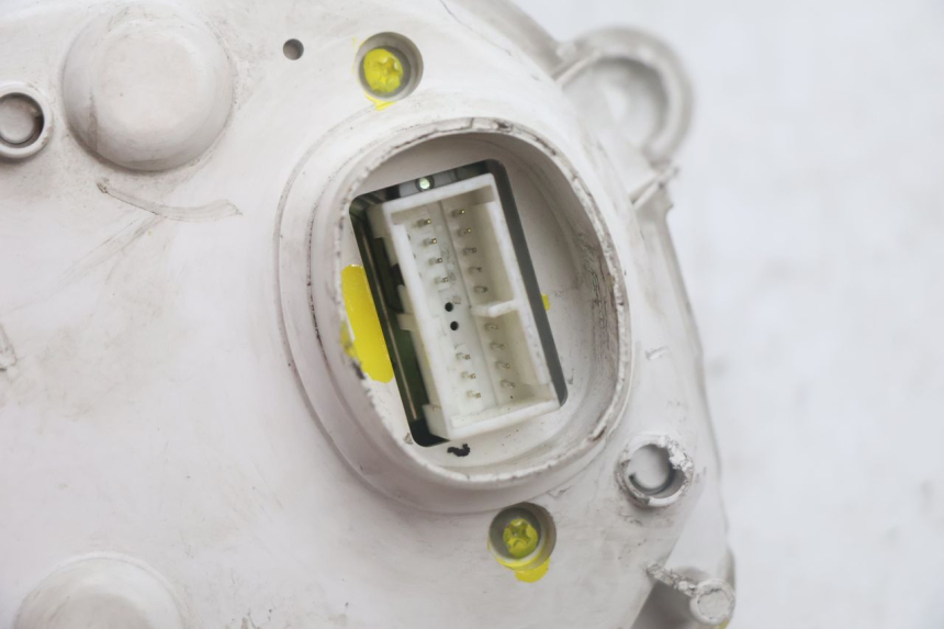 photo de COMPTEUR YAMAHA X-MAX XMAX 125 (2010 - 2013) - État de surface