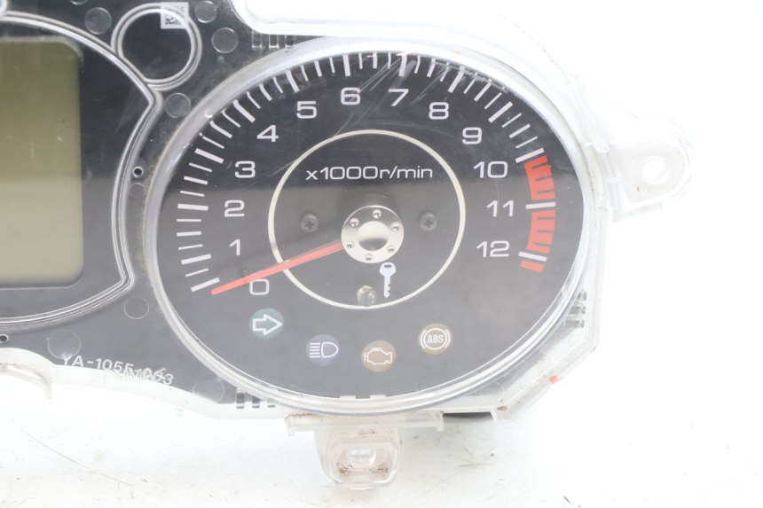 photo de COMPTEUR YAMAHA X-MAX XMAX 125 (2010 - 2013) - Autre angle de vue