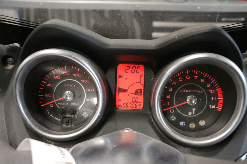photo de COMPTEUR YAMAHA X-MAX XMAX 125 (2010 - 2013) - Gros plan technique