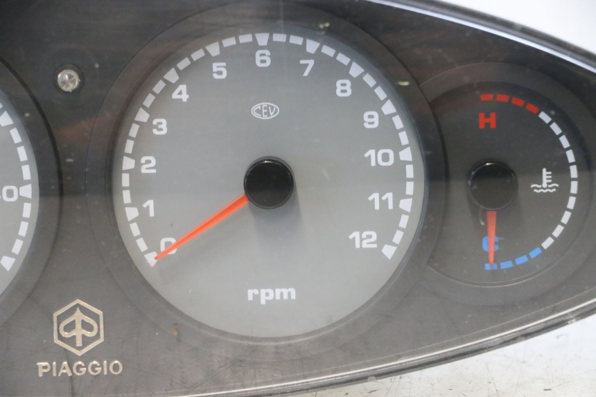 photo de COMPTEUR  PIAGGIO X9 AMALFI 180 (2000 - 2003) - Détail de la pièce