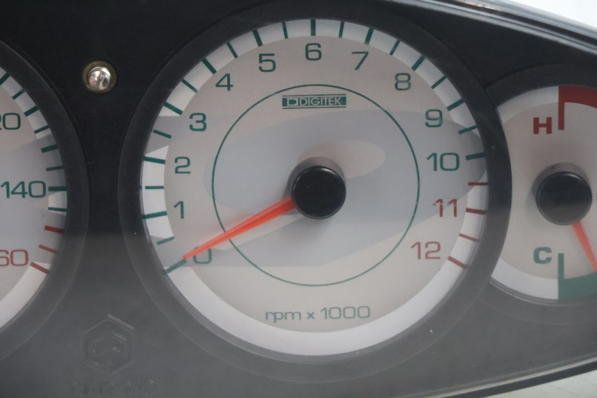 photo de COMPTEUR  PIAGGIO X9 EVOLUTION 125 (2003 - 2007) - Gros plan technique