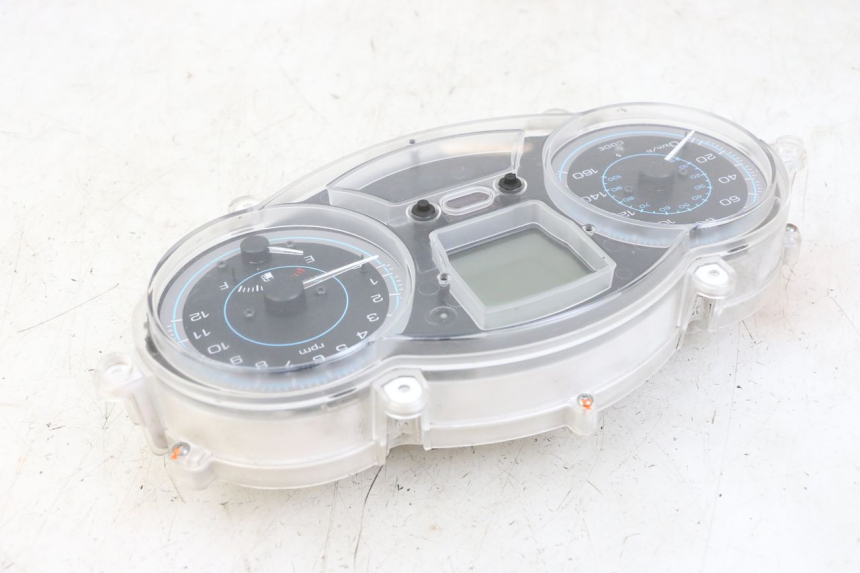 photo de COMPTEUR PIAGGIO XEVO - X EVO 125 (2007 - 2016) - Autre angle de vue