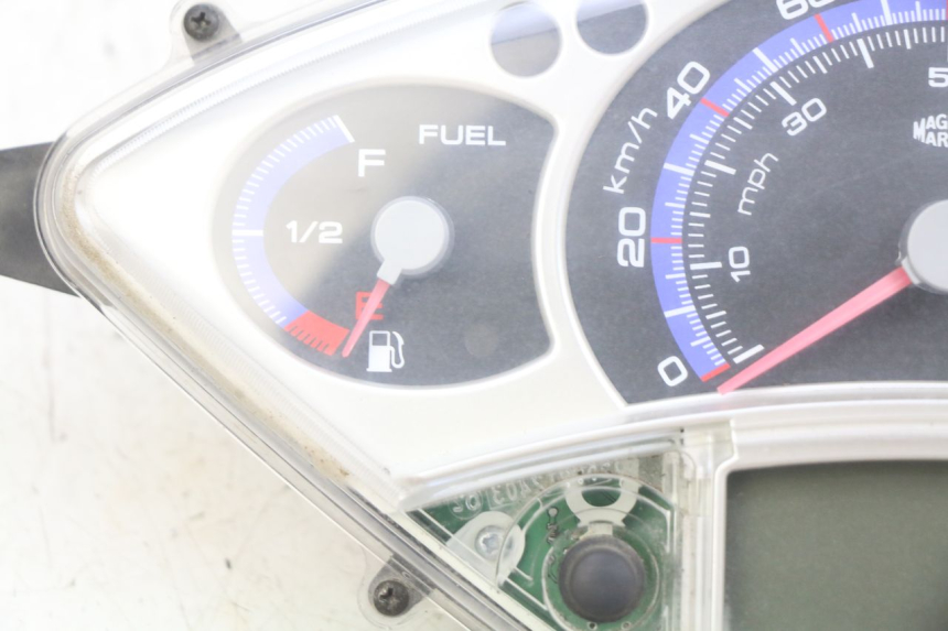 photo de COMPTEUR YAMAHA XMAX X-MAX 125 (2006 - 2009)