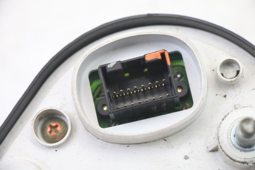 photo de COMPTEUR  YAMAHA FZS FAZER 600 (2001 - 2003)