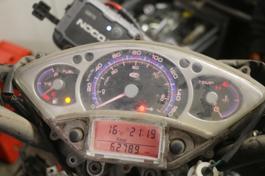 photo de COMPTEUR YAMAHA XMAX X-MAX 125 (2006 - 2009)