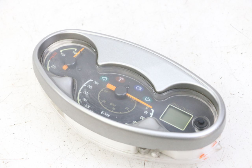 photo de COMPTEUR YAMAHA YP MAJESTY 125 (2002 - 2006)