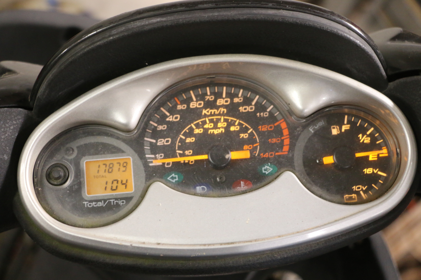 photo de COMPTEUR  YAMAHA YP MAJESTY 125 (2007 - 2010)
