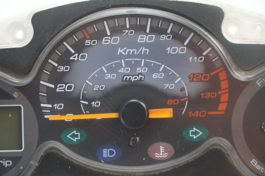 photo de COMPTEUR  YAMAHA YP MAJESTY 125 (2007 - 2010) - Zoom état d’usage