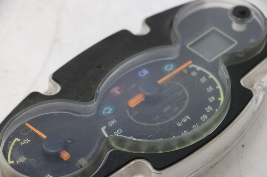 photo de COMPTEUR YAMAHA YP MAJESTY 125 (2002 - 2006) - Angle alternatif