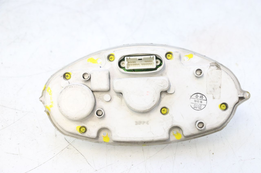 photo de COMPTEUR YAMAHA YP MAJESTY 125 (2002 - 2006) - Points de fixation