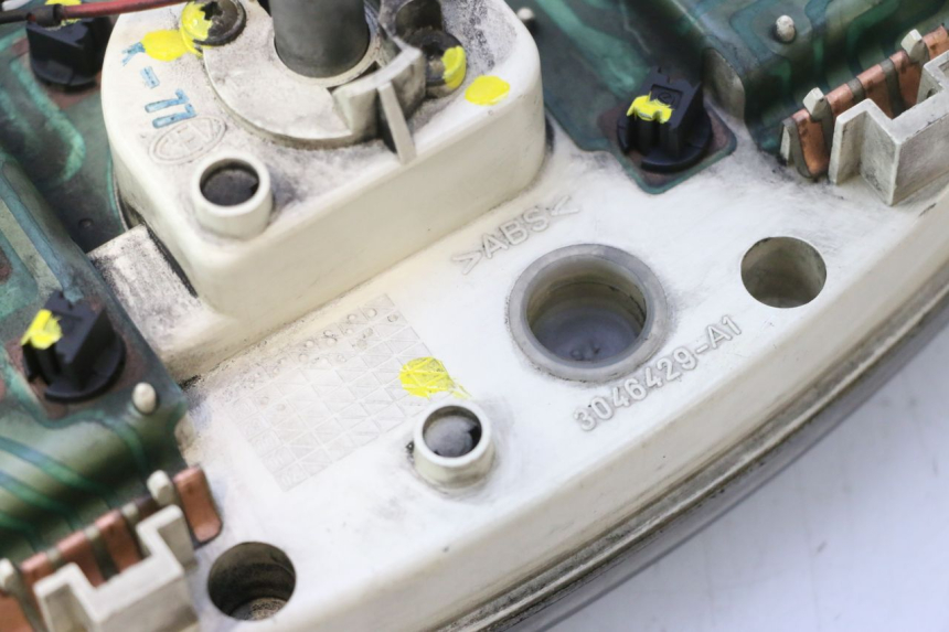 photo de COMPTEUR  YAMAHA YP MAJESTY 125 (1998 - 2001) - Détail de la pièce