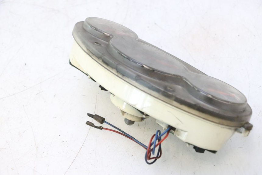 photo de COMPTEUR  YAMAHA YP MAJESTY 125 (1998 - 2001) - Détails caractéristiques