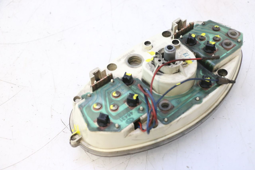 photo de COMPTEUR  YAMAHA YP MAJESTY 125 (1998 - 2001) - Autre angle de vue