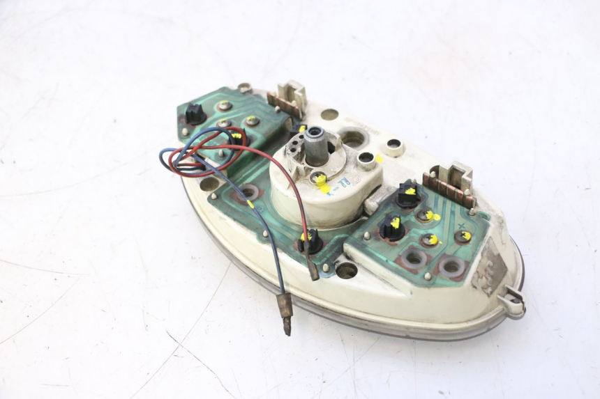 photo de COMPTEUR  YAMAHA YP MAJESTY 125 (1998 - 2001) - État de surface