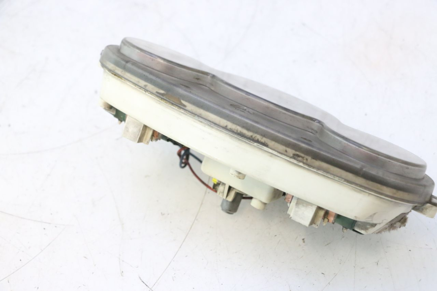 photo de COMPTEUR  YAMAHA YP MAJESTY 125 (1998 - 2001) - Marquages et références