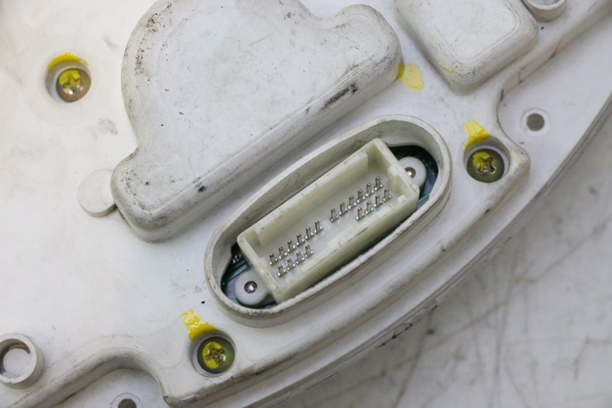 photo de COMPTEUR YAMAHA YP MAJESTY 125 (2002 - 2006) - Gros plan technique