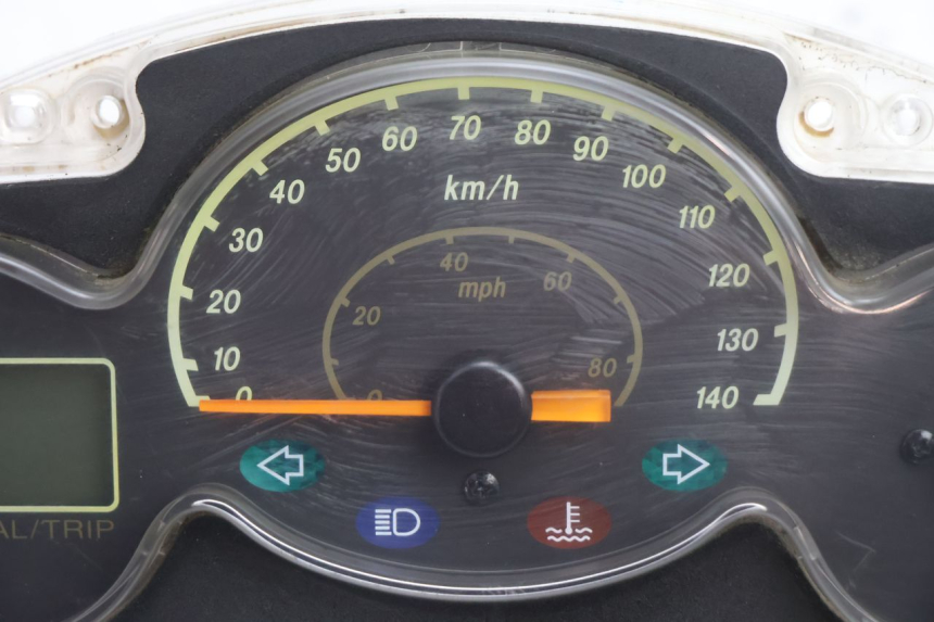 photo de COMPTEUR YAMAHA YP MAJESTY 125 (2002 - 2006) - Zoom état d’usage