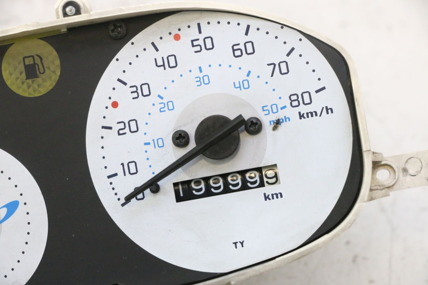 photo de COMPTEUR PIAGGIO ZIP 2T 50 (2009 - 2019) - Détail de la pièce