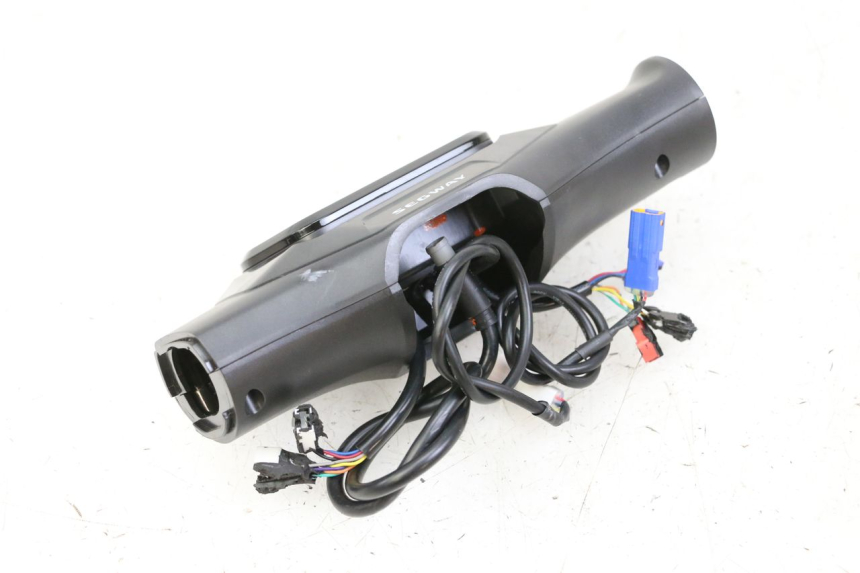 photo de COMPTEUR  SEGWAY NINEBOT ZT3 PRO 1 - Détails caractéristiques