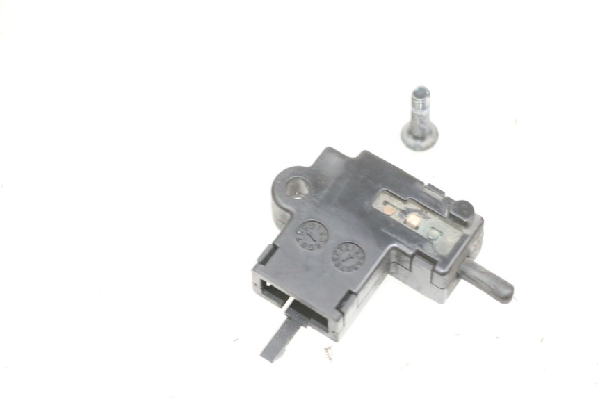 photo de CONTACTEUR EMBRAYAGE YAMAHA FJR ABS 1300 (2006 - 2012) - Zoom état d’usage