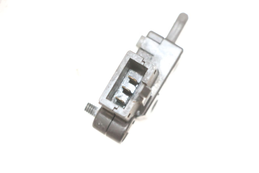 photo de CONTACTEUR EMBRAYAGE YAMAHA FJR ABS 1300 (2006 - 2012) - Gros plan technique