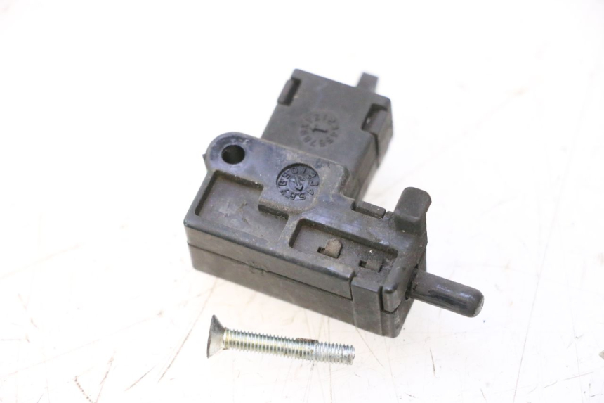 photo de CONTACTEUR EMBRAYAGE SUZUKI GSR 600 (2005 - 2012) - Autre angle de vue