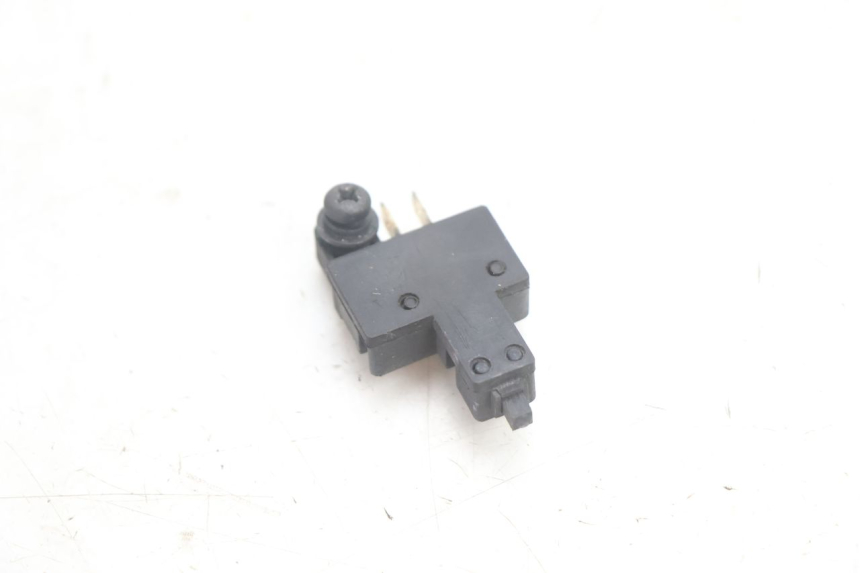 photo de CONTACTEUR EMBRAYAGE HONDA VFR FI RC46 800 (1998 - 2001) - Détail de la pièce