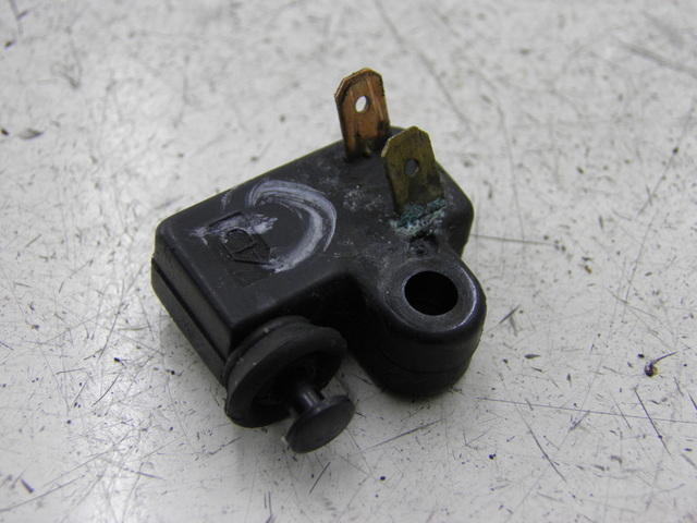 photo de CONTACTEUR EMBRAYAGE YAMAHA FZX FAZER 750 (1987 - 1998)