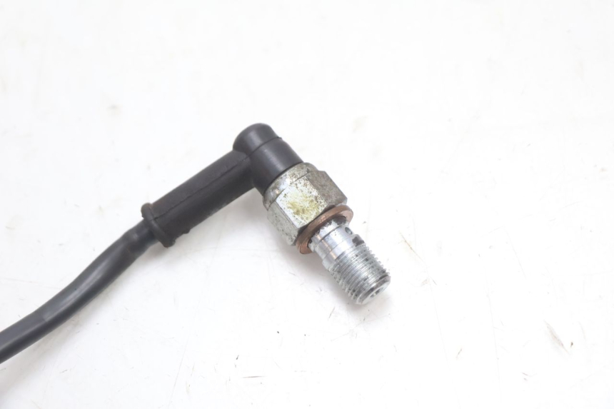 photo de CONTACTEUR FEU STOP ARRIERE HM HONDA CRM DERAPAGE RR 50 (2006 - 2017) - Gros plan technique