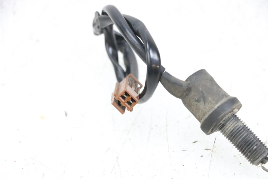 photo de CONTACTEUR FEU STOP ARRIERE YAMAHA FJR ABS 1300 (2006 - 2012) - Zoom état d’usage