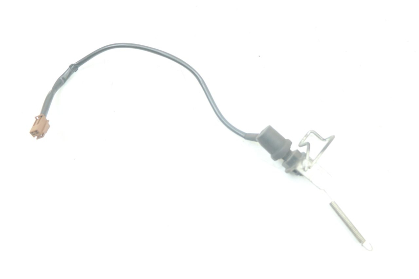 photo de CONTACTEUR FEU STOP ARRIERE YAMAHA FZ1 FAZER 1000 (2007 - 2009) - Gros plan technique