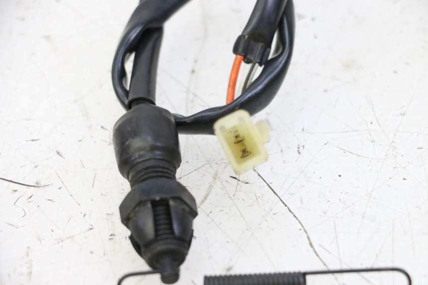 photo de CONTACTEUR FEU STOP ARRIERE SUZUKI GSR 750 (2011 - 2017)