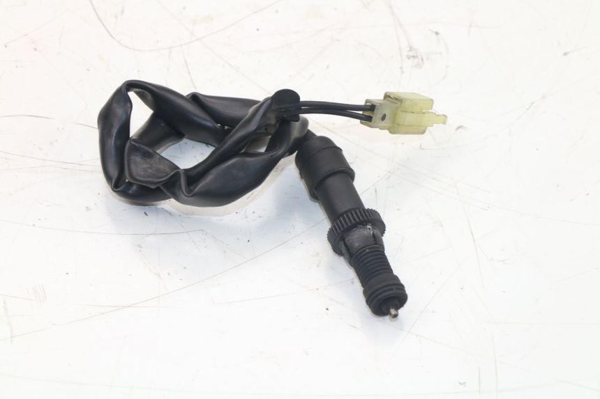 photo de CONTACTEUR FEU STOP ARRIERE HONDA CBF N 600 (2004 - 2007)
