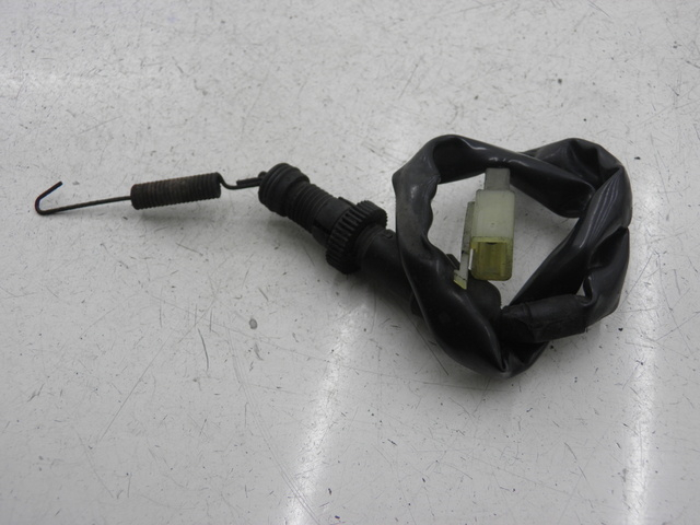 photo de CONTACTEUR FEU STOP ARRIERE HONDA NTV DEAUVILLE 650 (2001 - 2006) - Détail de la pièce